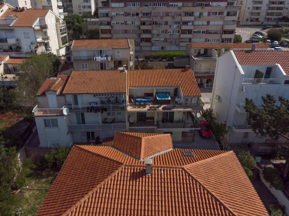 מאקרסקה Apartments Ribarevic מראה חיצוני תמונה